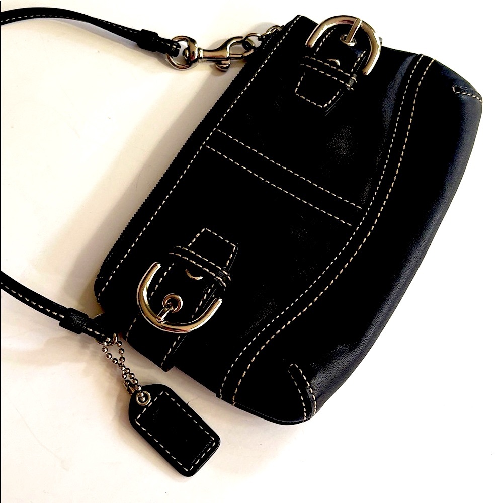 Y2K Vintage Coach Wristlet -Excellent Condition!